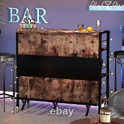Armoire de sol indépendante pour bar avec rangement pour alcools et verres, pour une table à vin à domicile.