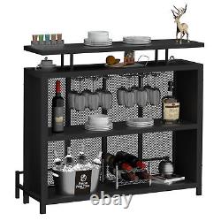Table de bar à domicile moderne avec porte-verre et repose-pieds, armoire à bar et armoire à vin.