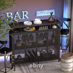 Unité de cabinet de bar à domicile avec table à vin et à liqueur, rangement d'affichage et support en métal noir.